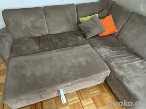 Ausziehbare Couch mit Hocker