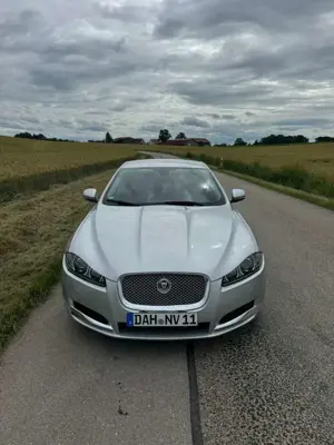 Jaguar XF 3.0 V6 Diesel Luxury Bild 2