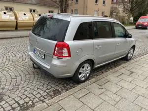 Opel Zafira Zafira 1.7 CDTI ecoFLEX Design Edition Bild 2