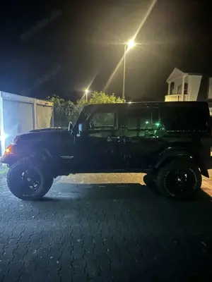 Jeep Wrangler Unlimited Hard-Top 2.8 CRD DPF Automatik Sahara Bild 3