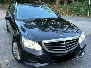 Mercedes-Benz E 220 7G/Leder/COMAND/Spurhalte/Totwinkel/LED-Kurven Bild 2
