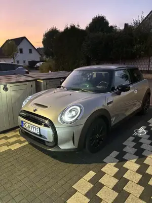 MINI Cooper SE Classic Trim 1.Hand Neuwagengarantie 2027