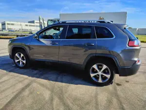 Jeep Cherokee Limited 4WD / LEDER / SITZHEIZUNG / BI-XENON Bild 4