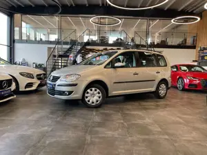 Volkswagen Touran Conceptline *KLIMA*TEMPOMAT*SZHZ*