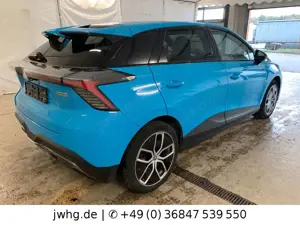 MG MG4 Luxury Leder Navi 360°Kam ACC Wärmep Bild 4