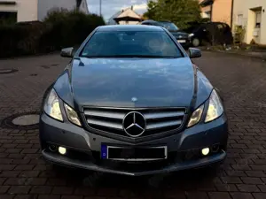 Mercedes-Benz E 200 E 200 CGI Coupe BlueEFFICIENCY Avantgarde