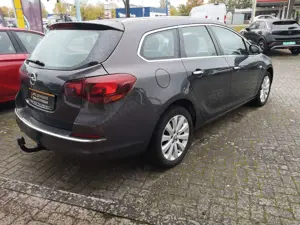 Opel Astra ST 1,4T Innovation-AHK, Sitzheiz., Xenon, Tempomat Bild 4