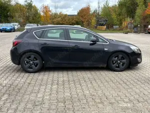 Opel Astra J Lim. 2.0. CDTI 5-trg. Sport Bild 4