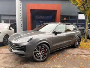 Porsche Cayenne S E-Hyb #MEGA SPEC! PDCC! HINTERACHS!