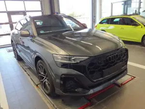 Audi Q8 S line 50 TDI AHK Black Allradlenk BO Pano HD-Mat Bild 3