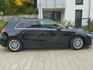 Mercedes-Benz A 180 A 180 7G-DCT AMG Line Bild 2