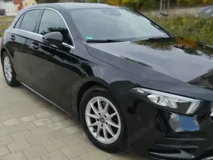 Mercedes-Benz A 180 A 180 7G-DCT AMG Line Bild 3