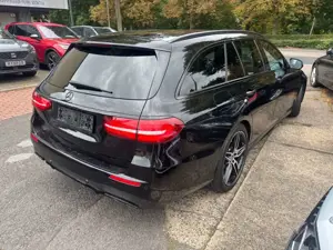 Mercedes-Benz E 300 E -Klasse T-Modell AMG !!! Bild 4