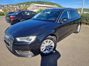 Audi A3 1.4 TFSI Sportback Xenon Navi LED SHZ PDC TÜV05/27 Bild 2