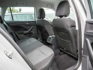 Skoda Kamiq 1.0 TSI Clever KLIMA PDC SITZHEIZUNG Bild 4