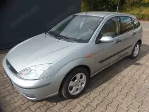 Ford Focus 1,8 Viva 8 Fach bereift