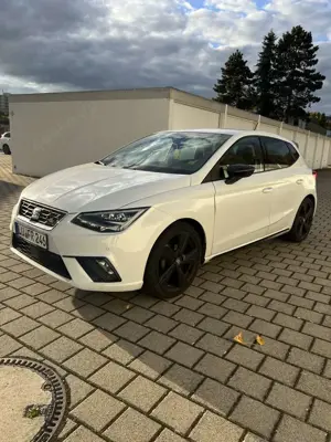 SEAT Ibiza FR Black Edition Beats Audio
