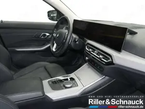 BMW 320 d Touring PANO+HUD+ACC+SPORTSITZE Bild 4