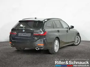BMW 320 d Touring PANO+HUD+ACC+SPORTSITZE Bild 2