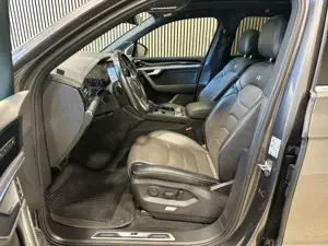 Volkswagen Touareg 4.0 V8 TDI R-Line 4M PANO|AHK|LUFT|Headup|Standhei Bild 5