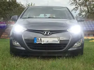 Hyundai i20 1.2 86PS Klima LED MFL 4elFH SH-gepflegt WR
