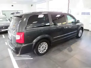 Lancia Voyager Hartung Bestattungswagen / Leichenwagen Bild 3