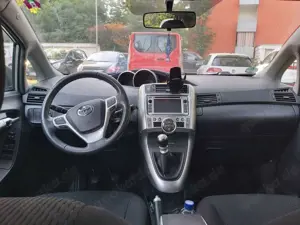 Toyota Verso Verso 2.0 D-4D Bild 3