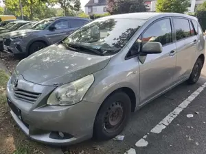 Toyota Verso Verso 2.0 D-4D Bild 2