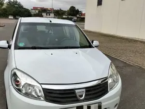 Dacia Sandero 1.6 MPI Laureate