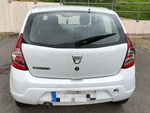 Dacia Sandero 1.6 MPI Laureate Bild 3
