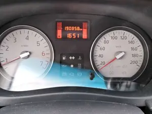 Dacia Sandero 1.6 MPI Laureate Bild 4