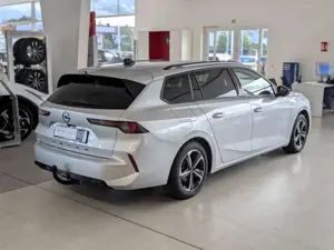 Opel Astra Sports Tourer GS 1.2 Turbo AHK Navi Bild 4