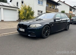 Guten tag,  Hiermit verkaufe ich unseren Bmw M550d. Das Fahrzeug wurde stets gepflegt und geschont. 