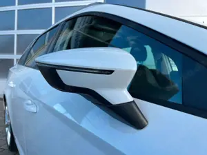 SEAT Leon ST 1.4 TSI DSG FR SHZ NAV PANO KAM EXPORT Bild 5