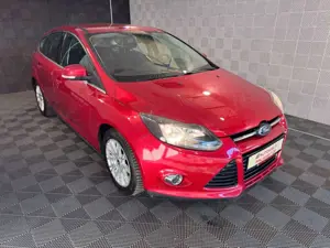 Ford Focus Lim.*TITANIUM*TEMPO-KLIMA-SHZ-SPORTSITZE