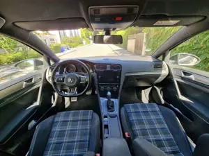 Volkswagen Golf Golf VII Hybrid 5-Türer 1.4 GTE Plug-In-Hybrid Bild 5