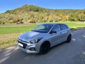Hyundai i20 Active blue 1.2 YES!