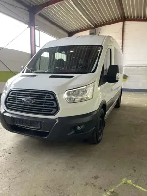 Ford Transit Rollstuhltransporter | 8 Sitze + Rampe