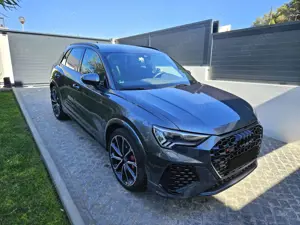 Audi RS Q3 RS Q3 2.5 TFSI quattro S tronic Pano BO BlackEd