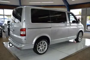 Volkswagen T5 Caravelle Kombi AUTOMATIK / 8.SITZER / R-KAM Bild 4