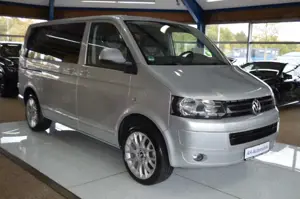 Volkswagen T5 Caravelle Kombi AUTOMATIK / 8.SITZER / R-KAM Bild 2