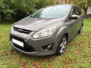 Ford Grand C-Max Titanium 7-Sitzer TüV NEU