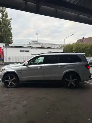 Mercedes-Benz GL 63 AMG 4Matic Speedshift Plus 7G-TRONIC Bild 4