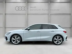 Audi S3 Sportback 2.0 TFSI S tronic quattro  Navi Digitale Bild 2