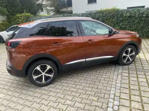 Peugeot 3008 Allure Automatik* Klimaaut.*LED*NAVI*Kamera Bild 2