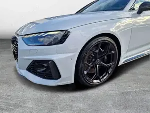 Audi RS4 Copetition Plus/BO/Carbon Ext./Schalensitze Bild 3