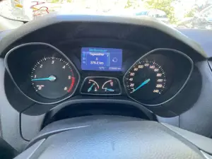 Ford Focus Turnier 1.6 TDCi DPF Champions Edition Bild 4