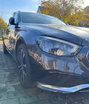 Mercedes-Benz E 300 E-Klasse T-Modell Diesel Plugin Hybrid de T 9G Bild 2