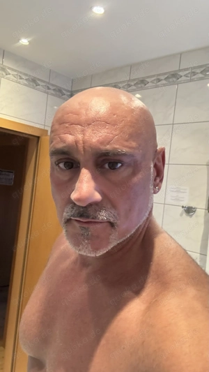 Suche Frau mit intim Behaarung 