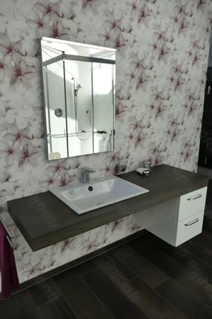 Konsolenanlage Einbauwaschtisch